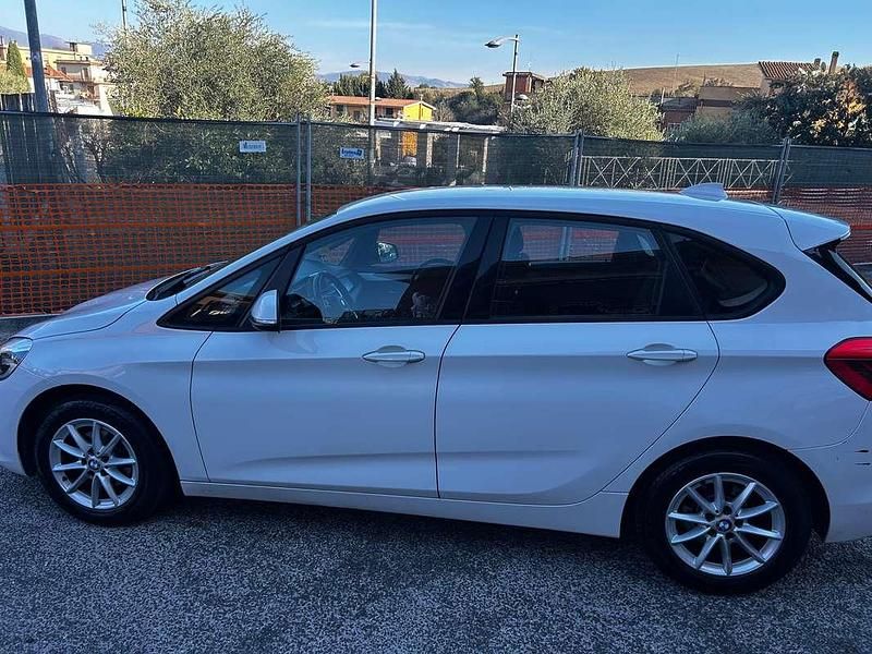 Usata BMW 214 Active Tourer Advantage 95 CV (69 kW) 2015 Bianco Monovolume