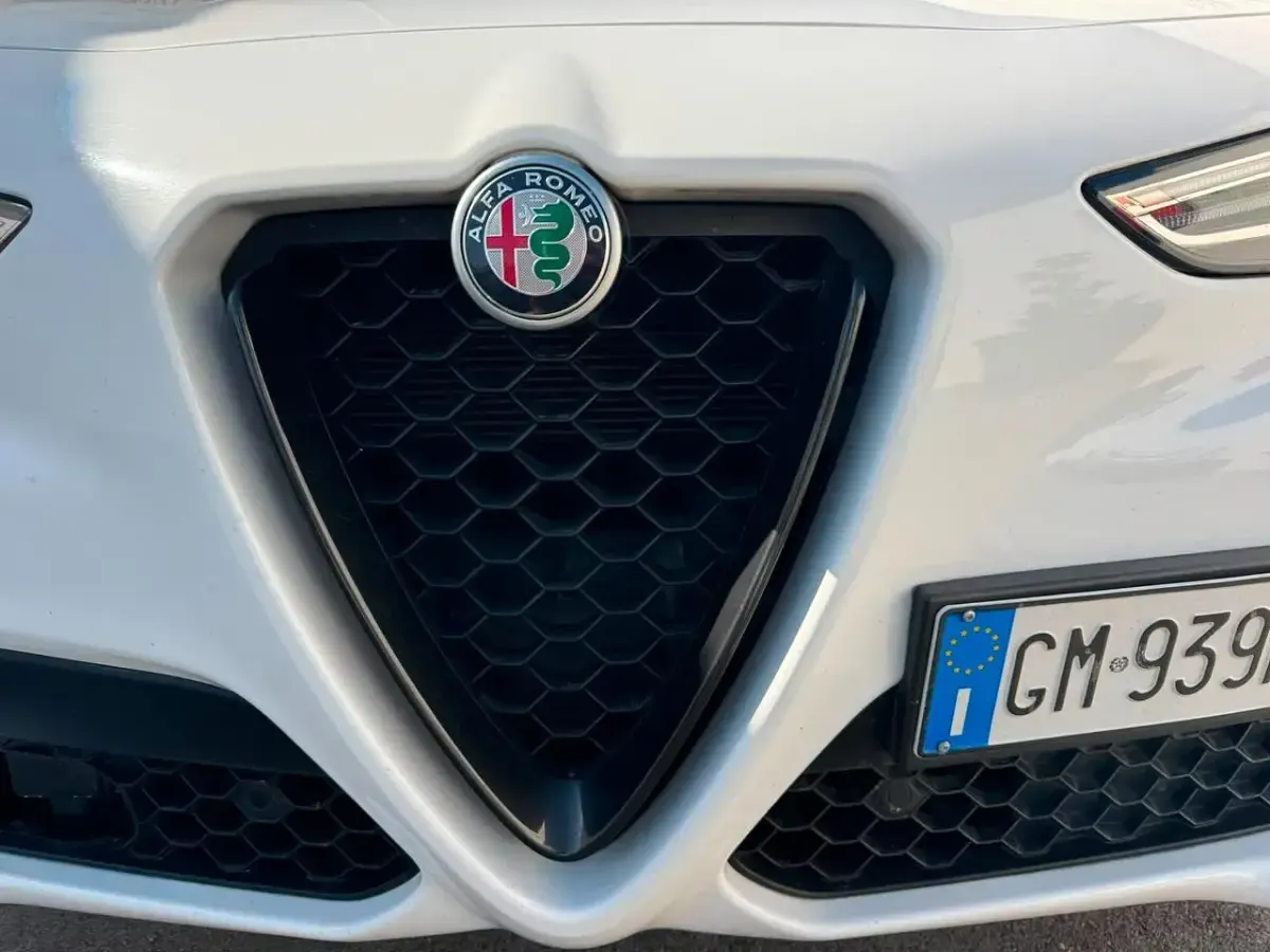 Usata Alfa Romeo Stelvio Sprint 190 CV (139 kW) 2023 Bianco SUV