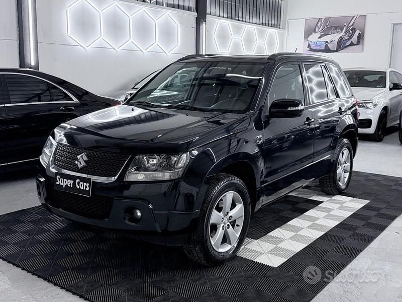 Usata Suzuki Grand Vitara Comfort 130 CV (95 kW) 2011 Nero SUV
