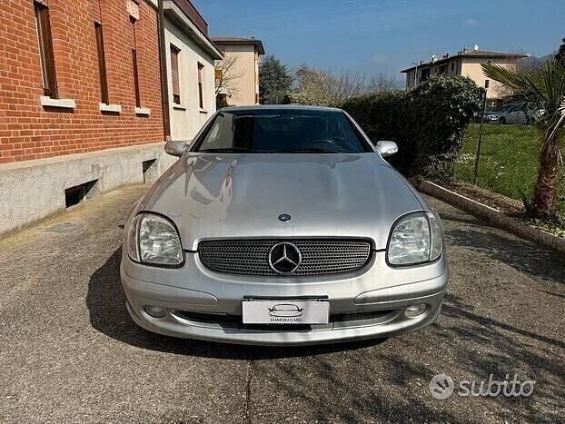 Usata Mercedes SLK200 163 CV (119 kW) 2001 Argento Cabrio