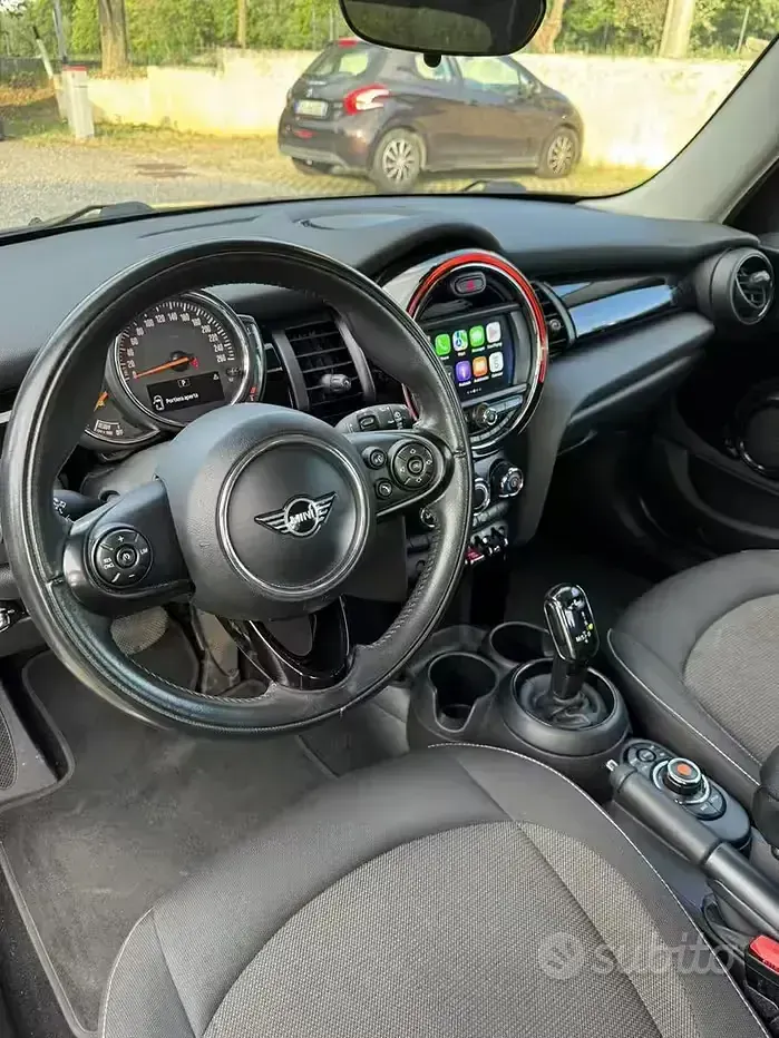 Usata Mini Cooper D 116 CV (85 kW) 2019 Nero Utilitaria
