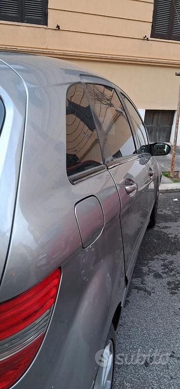 Usata Mercedes B200 140 CV (102 kW) 2006 Grigio Monovolume