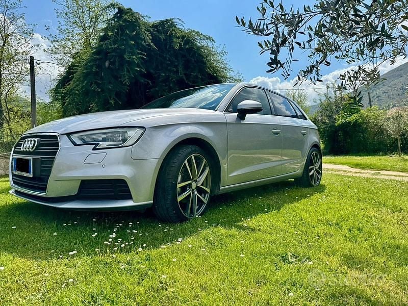 Usata Audi A3 Sportback 116 CV (85 kW) 2018 Grigio Utilitaria