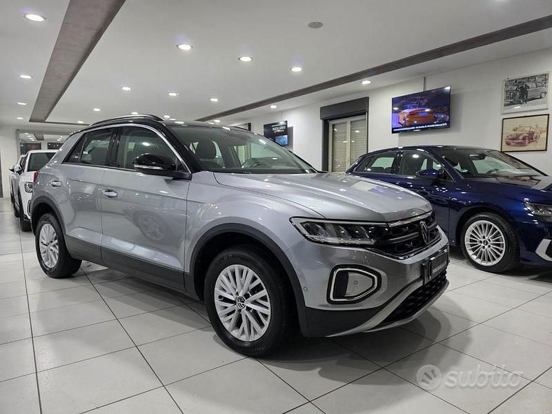 Usata VW T-Roc Life 116 CV (85 kW) 2023 Grigio SUV