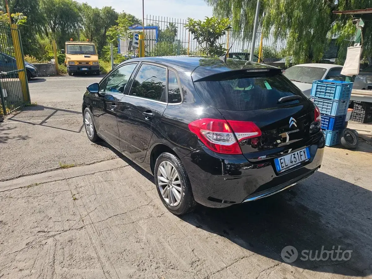 Usata Citroën C4 Attraction 92 CV (67 kW) 2012 Nero Berlina