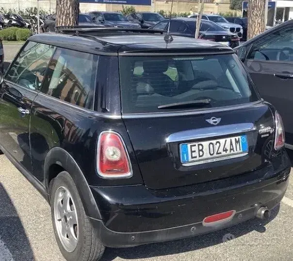 Usata Mini Cooper D 109 CV (80 kW) 2010 Nero Utilitaria