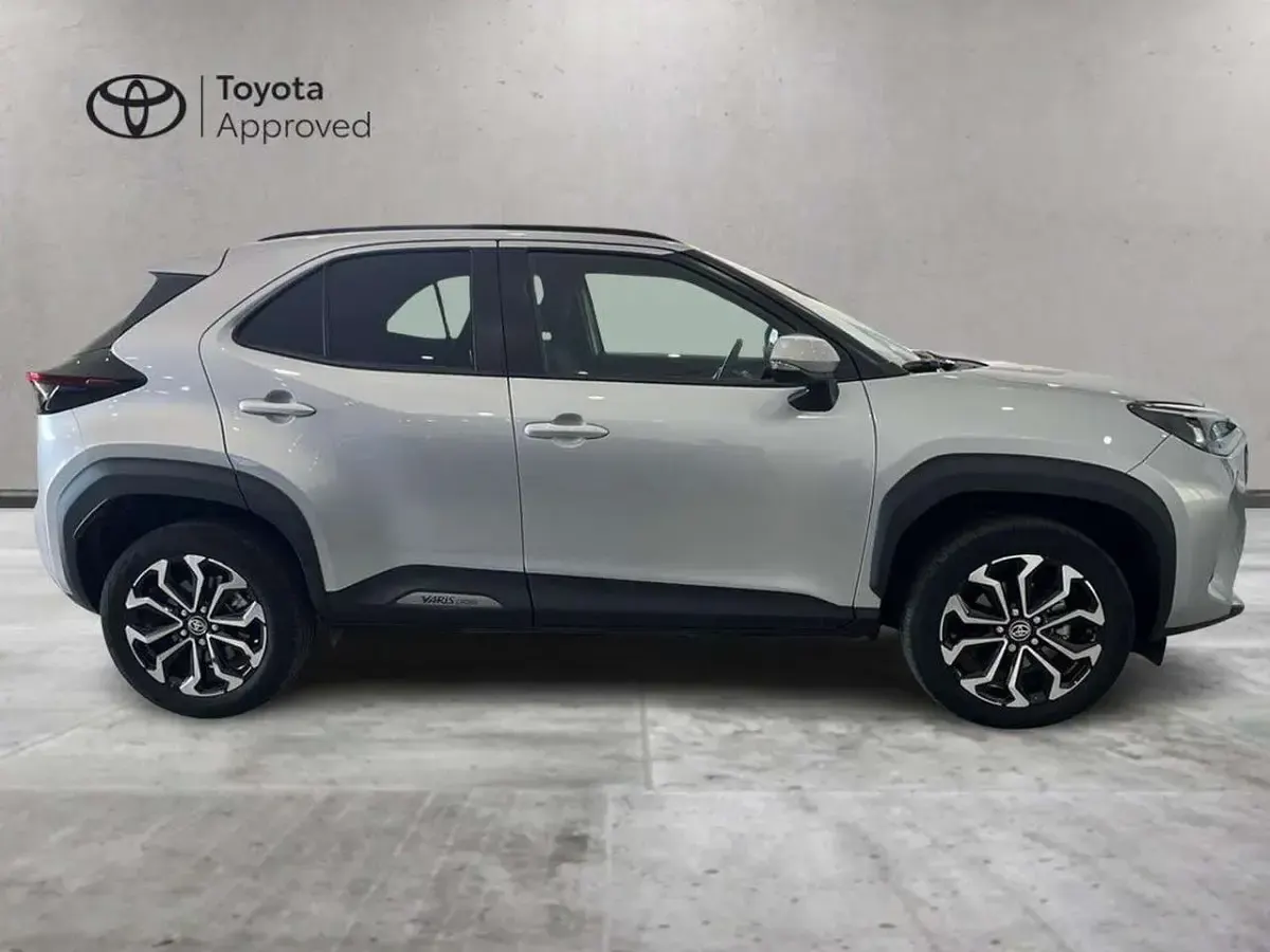 Usata Toyota Yaris Cross Trend 116 CV (85 kW) 2023 Argento SUV