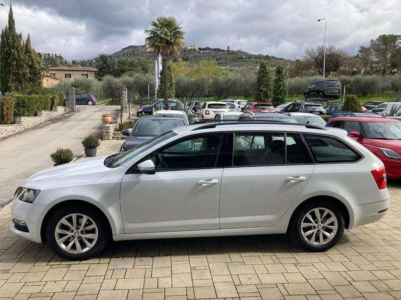 Usata Skoda Octavia G-TEC Ambition 110 CV (80 kW) 2017 Bianco Station wagon