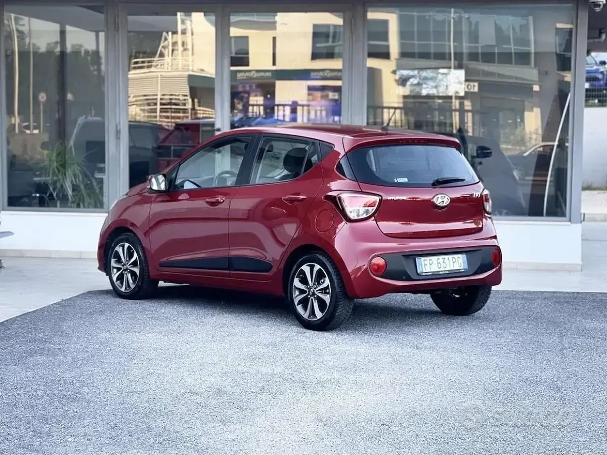 Usata Hyundai i10 67 CV (49 kW) 2018 Rosso Utilitaria