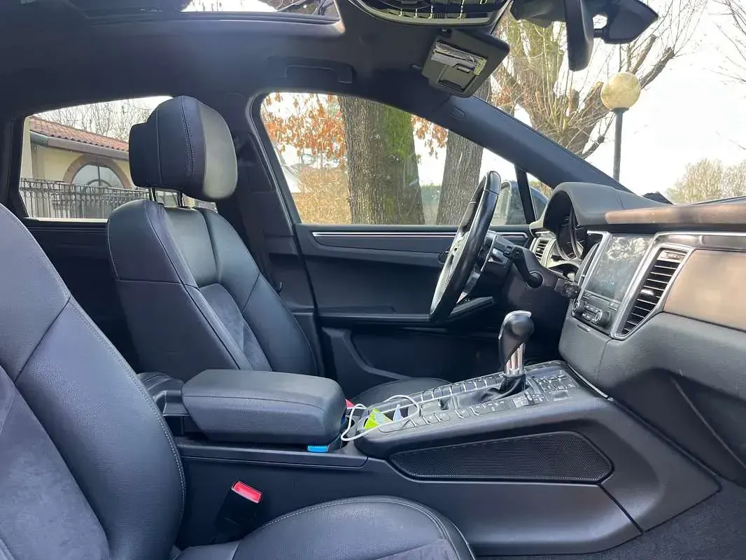 Usata Porsche Macan 245 CV (180 kW) 2019 Blu/azzurro SUV
