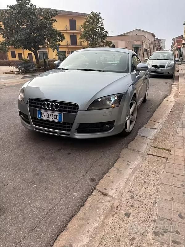 Second-hand Audi TT 160 CP (117 kW) 2009 Coupe