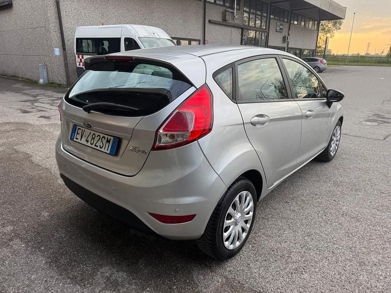 Usata Ford Fiesta Titanium 97 CV (71 kW) 2014 Argento Utilitaria