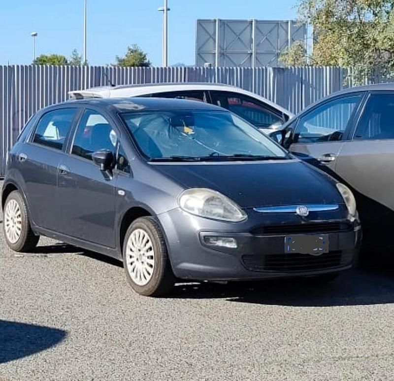 Grigio Usata 2010 Fiat Punto Evo Due volumi | 3500 € (Ottimo prezzo) - Immagine 1/1