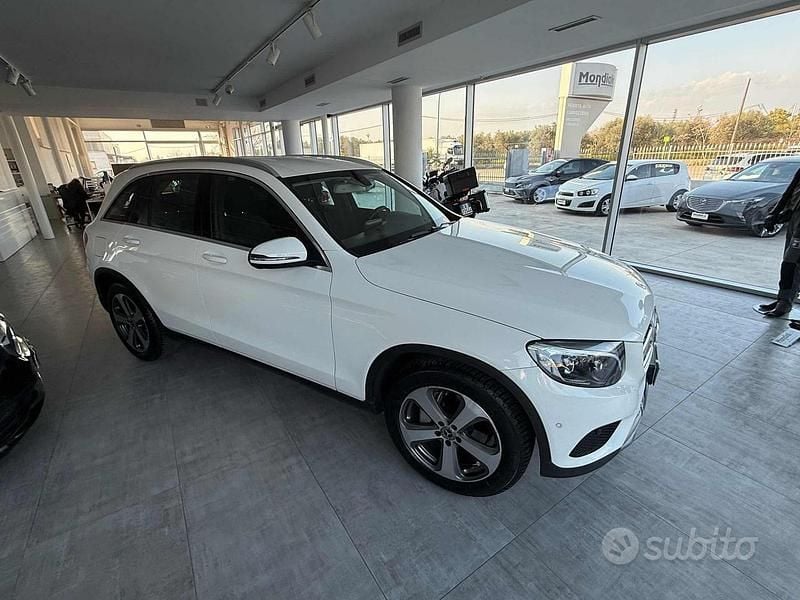 Usata Mercedes GLC250 204 CV (150 kW) 2017 Bianco SUV