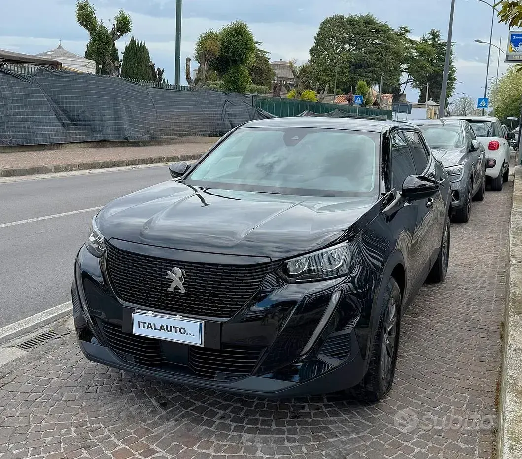 Usata Peugeot 2008 Active 131 CV (96 kW) 2022 Nero SUV
