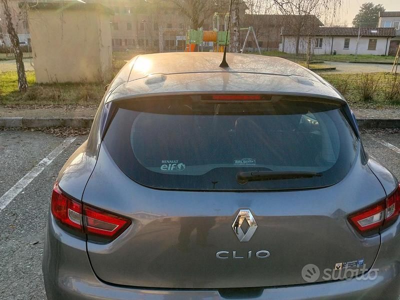 Usata Renault Clio IV 75 CV (55 kW) 2015 Grigio Berlina