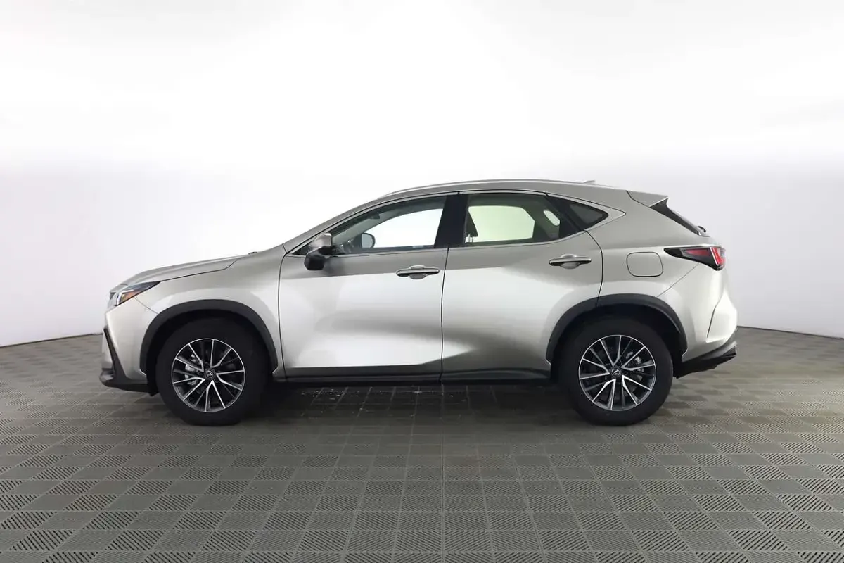 Usata Lexus NX350h Business Edition 190 CV (139 kW) 2026 Sonic titanium SUV