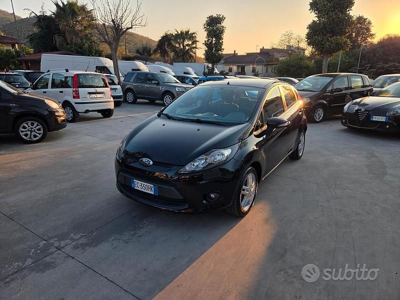 Usata Ford Fiesta Titanium 68 CV (50 kW) 2010 Nero Utilitaria