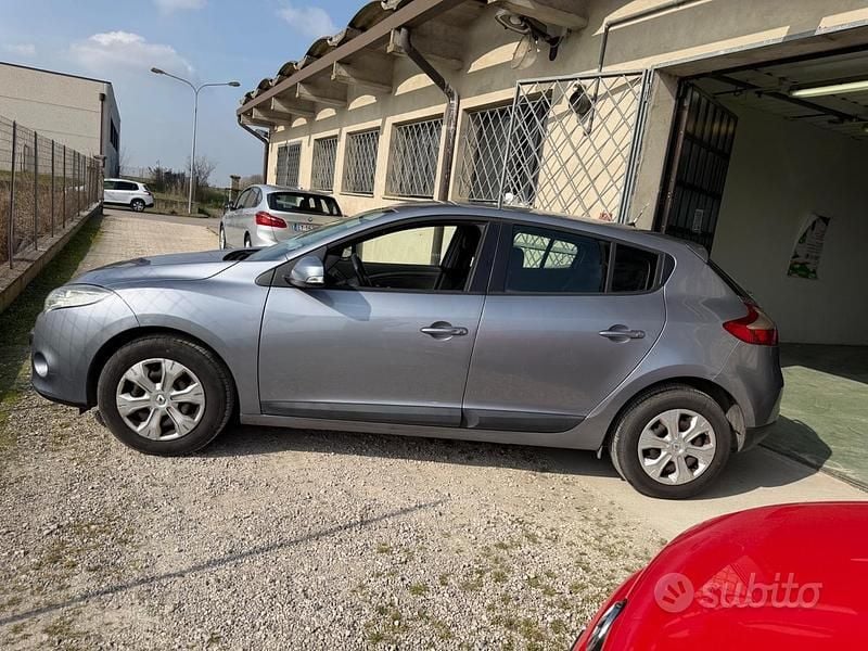 Usata Renault Mégane 90 CV (66 kW) 2009 Grigio Berlina
