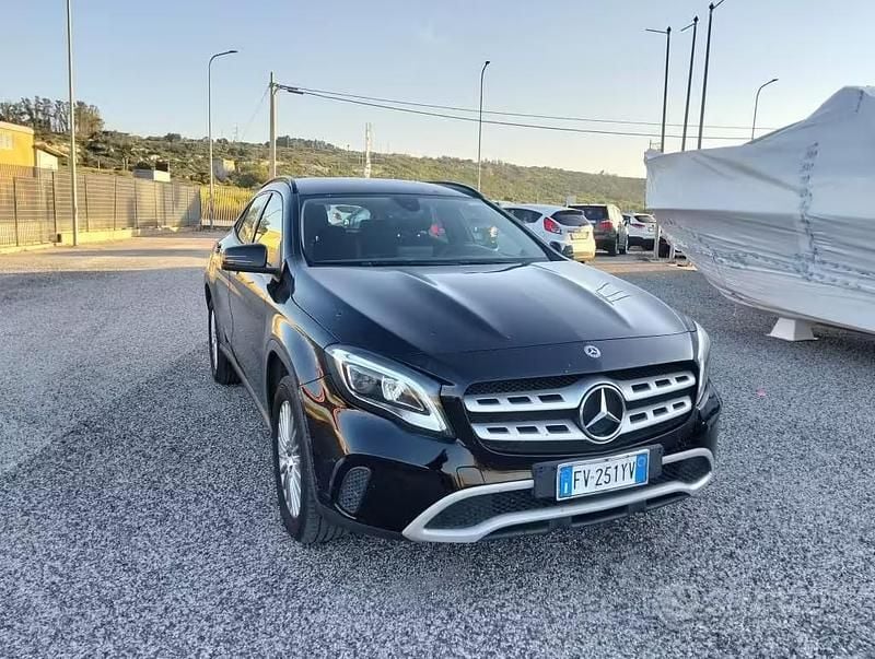 Usata Mercedes GLA200 Premium 136 CV (100 kW) 2019 Nero SUV