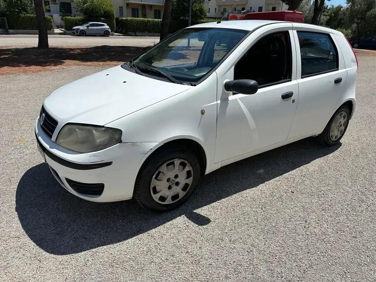 Usata Fiat Punto 60 CV (44 kW) 2004 Utilitaria