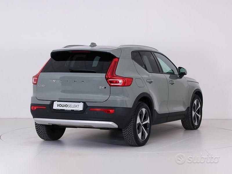 Usata Volvo XC40 Core 197 CV (144 kW) 2023 Verde SUV