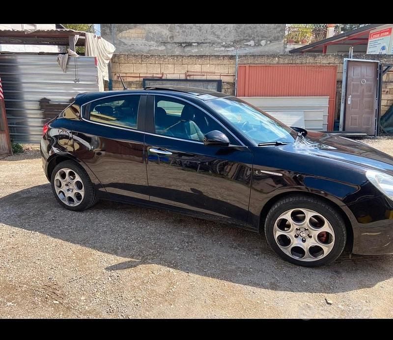 Usata Alfa Romeo Giulietta 170 CV (125 kW) 2012 Nero Utilitaria