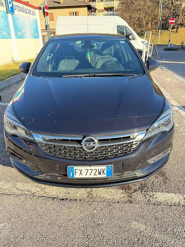Blu/azzurro Usata 2019 Opel Astra Business Tre volumi | 8300 € (Ottimo prezzo) - Immagine 1/4