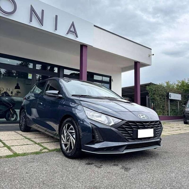Aurora gray Nuova 2025 Hyundai i20 Monovolume | 15.890 € (Buon prezzo) - Immagine 1/4
