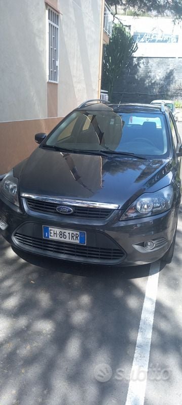 Usata Ford Focus Titanium 100 CV (73 kW) 2011 Grigio Station wagon