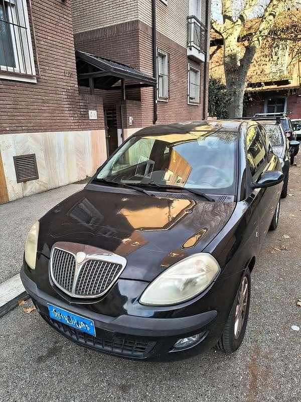 Usata Lancia Ypsilon 69 CV (50 kW) 2006 Nero Utilitaria