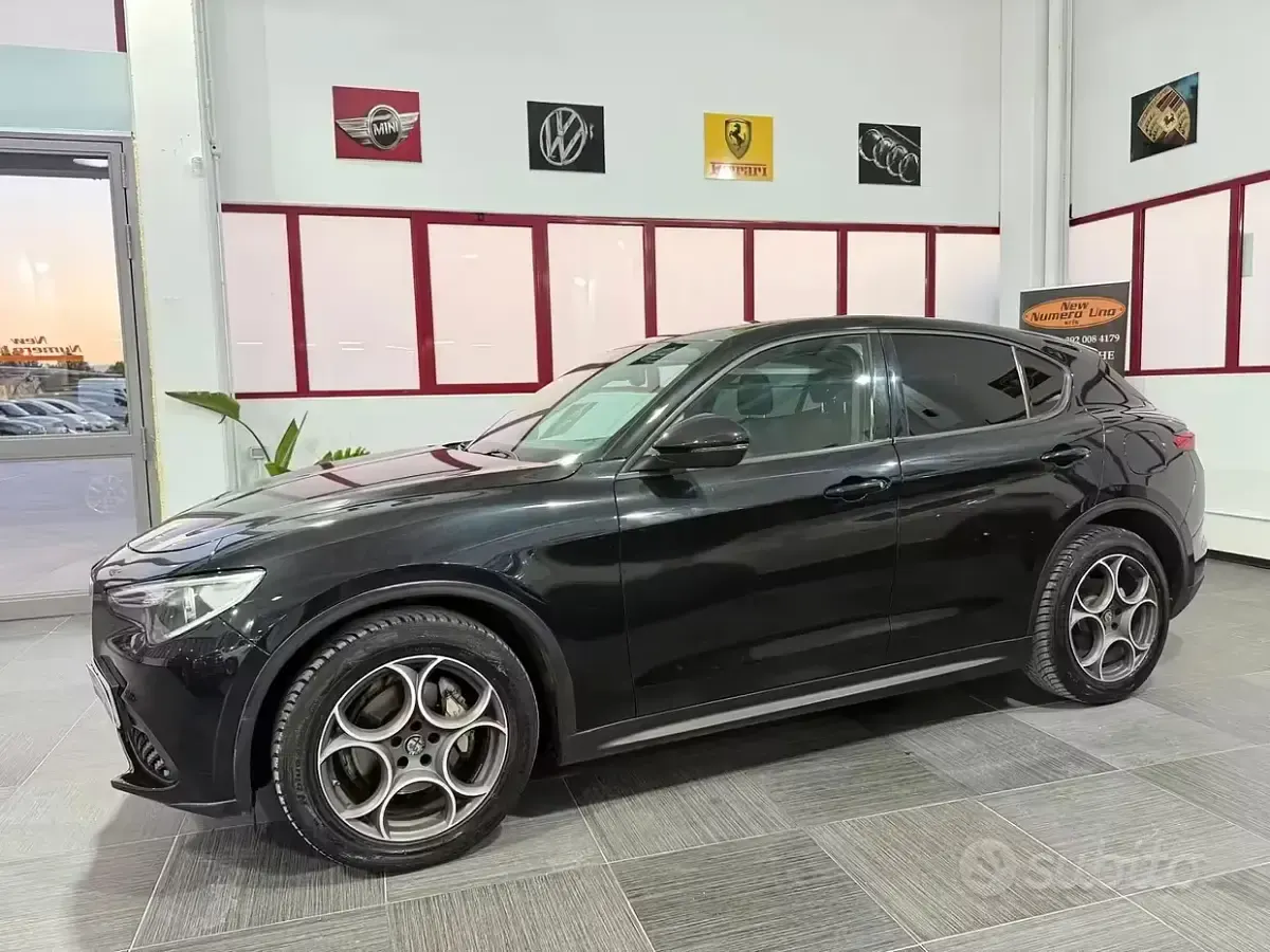 Usata Alfa Romeo Stelvio Business 160 CV (117 kW) 2020 Nero SUV