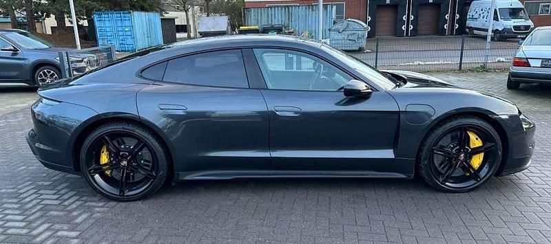 Begagnad Porsche Taycan 4S 139 kW (190 HK) 2020 Grå Sedan