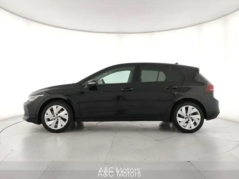 Nuova VW Golf VIII Life 116 CV (85 kW) 2026 Nero Utilitaria