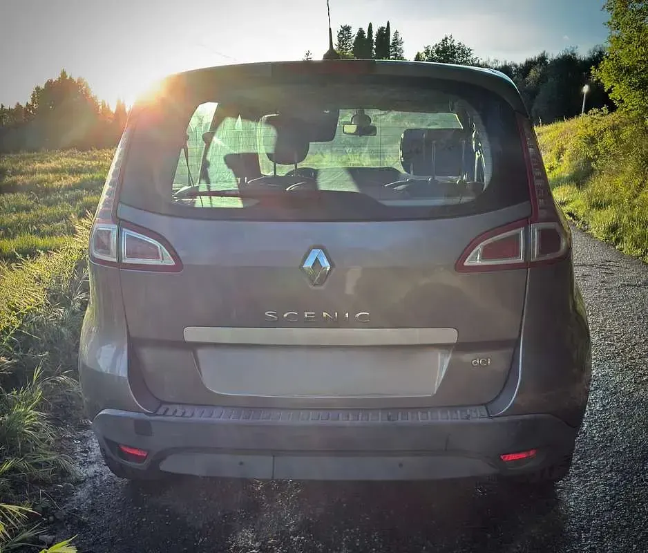 Usata Renault Scénic III Dynamique 110 CV (80 kW) 2011 Grigio Monovolume