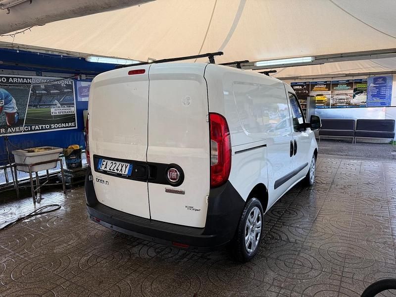 Usata Fiat Doblò 105 CV (77 kW) 2015 Bianco Monovolume
