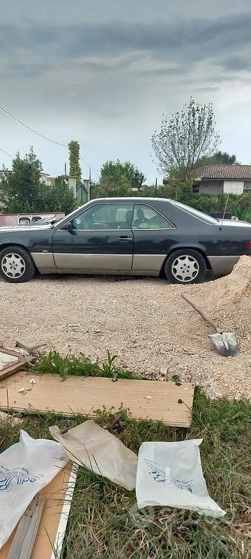 Usata Mercedes E200 1991 Nero Berlina