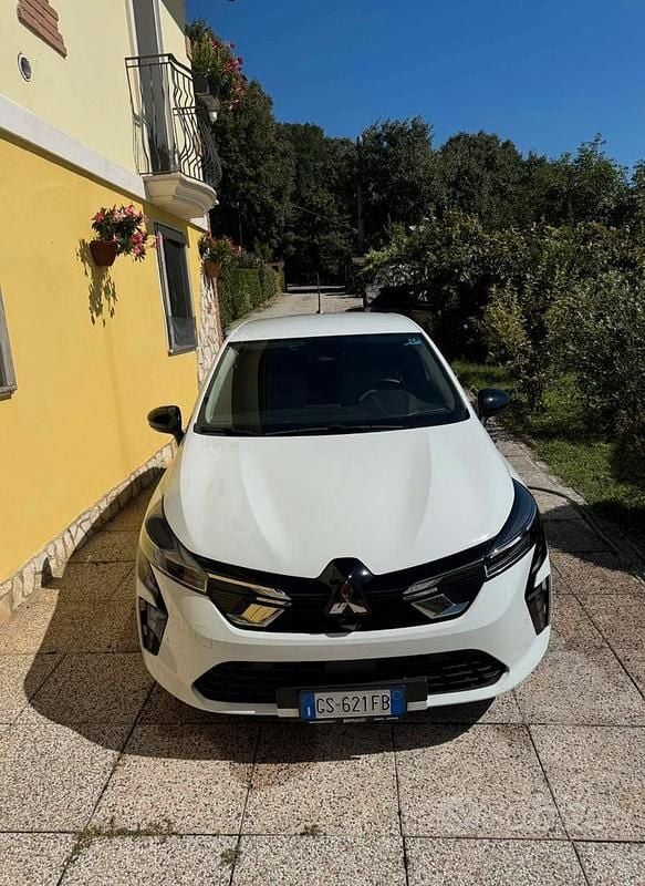 Usata Mitsubishi Colt Invite 91 CV (66 kW) 2024 Bianco Utilitaria