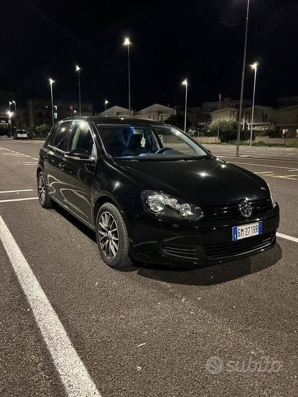Nero Usata 2012 VW Golf VI Tre volumi | 5500 € (Ottimo prezzo) - Immagine 1/4