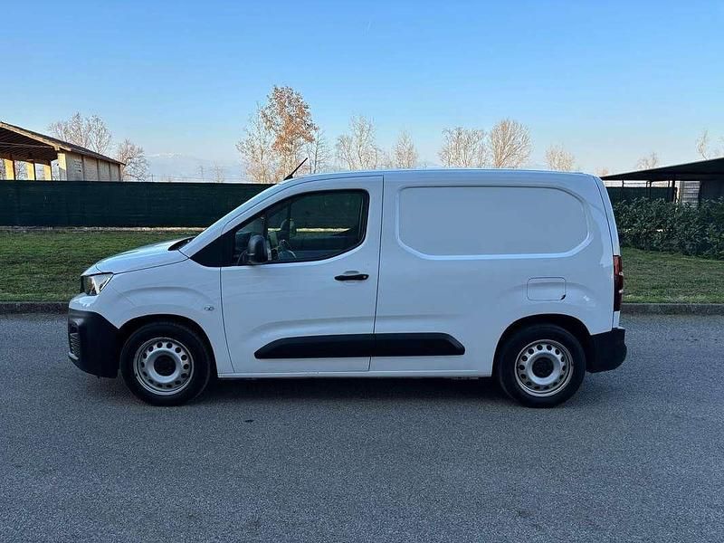 Gebraucht Peugeot Partner 131 PS (96 kW) 2019 Weiß Van / Kleinbus