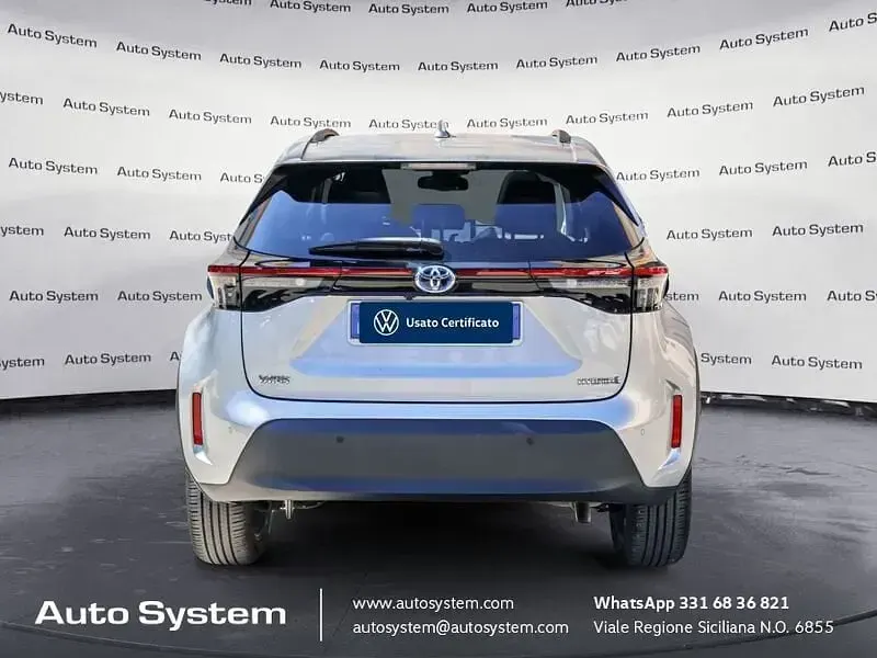 Usata Toyota Yaris Cross Lounge 116 CV (85 kW) 2023 Grigio SUV