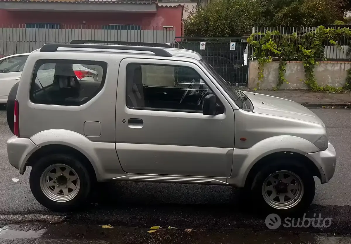 Usata Suzuki Jimny 82 CV (60 kW) 2002 Grigio SUV
