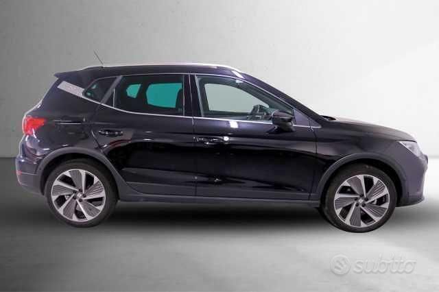 Begagnad Seat Arona FR 110 HK (80 kW) 2024 Svart SUV