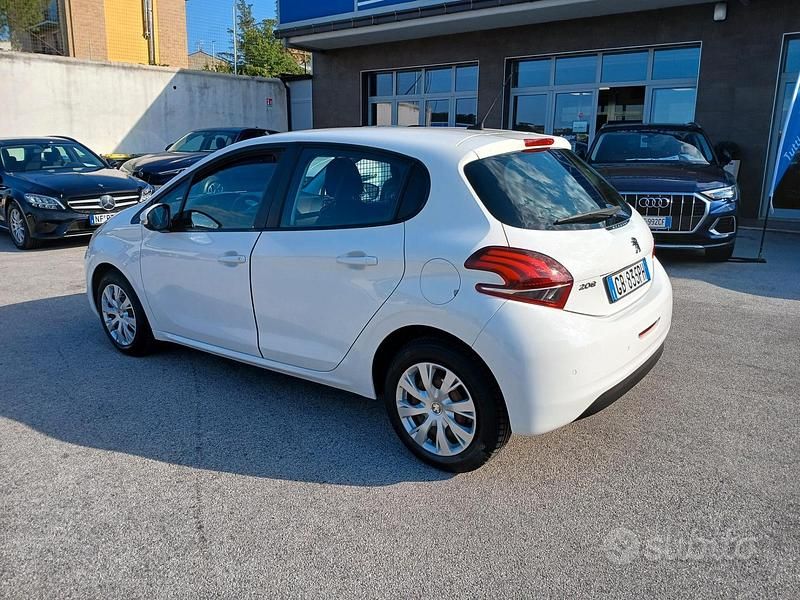 Usata Peugeot 208 102 CV (75 kW) 2020 Bianco Utilitaria