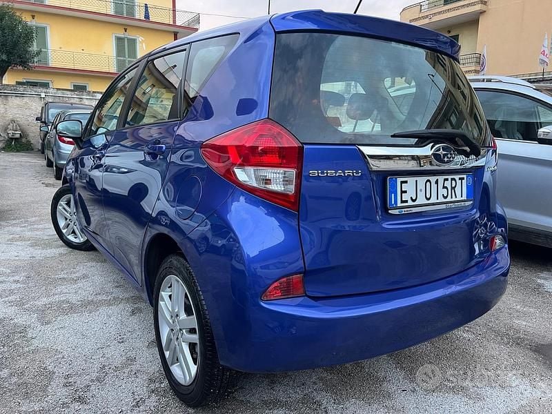 Usata Subaru Trezia Exclusive+ 90 CV (66 kW) 2011 Blu Utilitaria