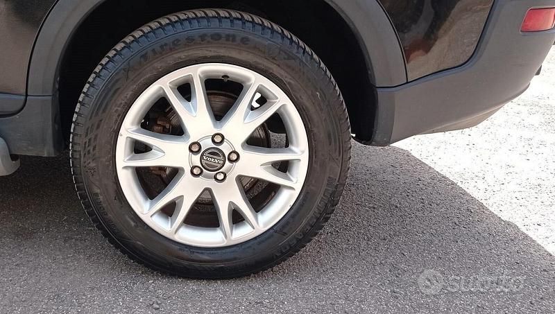 Usado Volvo XC90 163 HP (119 kW) 2005 Preto SUV