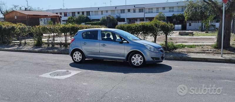 Usata Opel Corsa 70 CV (51 kW) 2008 Utilitaria