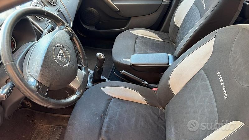 Usata Dacia Sandero Stepway 2015 Grigio Utilitaria