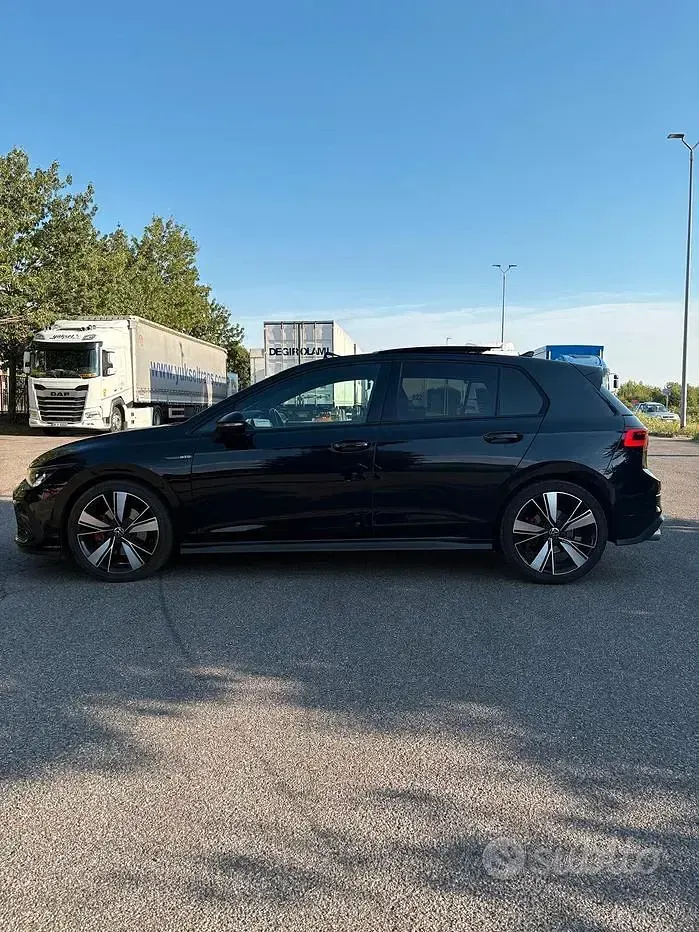Usata VW Golf VIII GTD 200 CV (147 kW) 2025 Nero Berlina