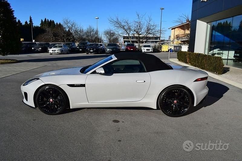 Usata Jaguar F-Type R-Dynamic 381 CV (280 kW) 2020 Grigio scuro Cabrio